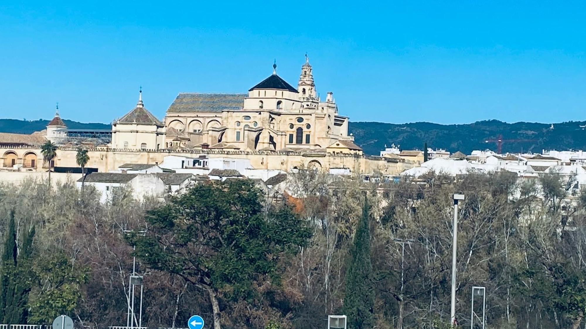 Duplex Junto Al Puente Romano Con Gran Terraza Y Parking Privado Kordoba Bagian luar foto