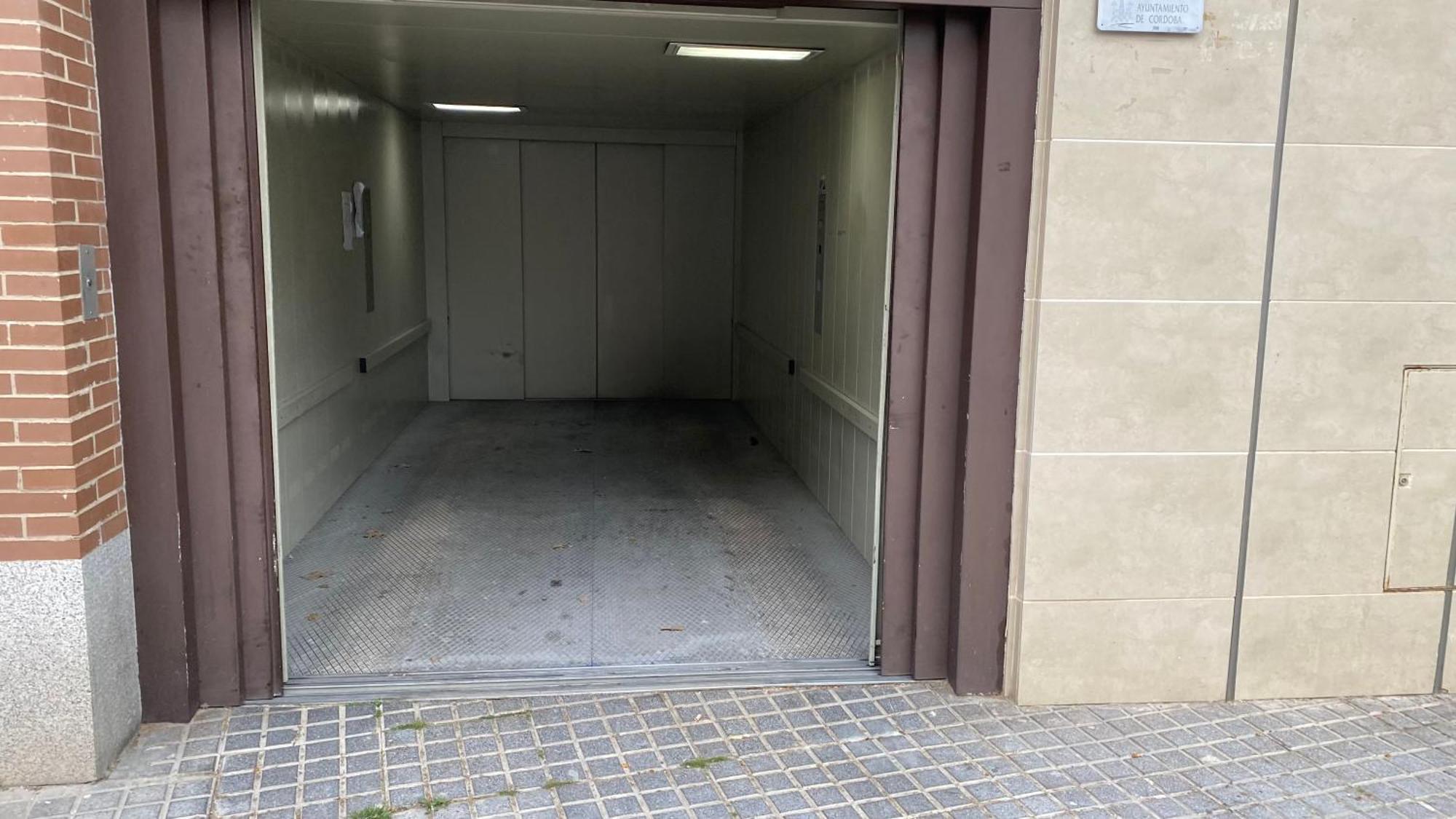 Duplex Junto Al Puente Romano Con Gran Terraza Y Parking Privado Kordoba Bagian luar foto